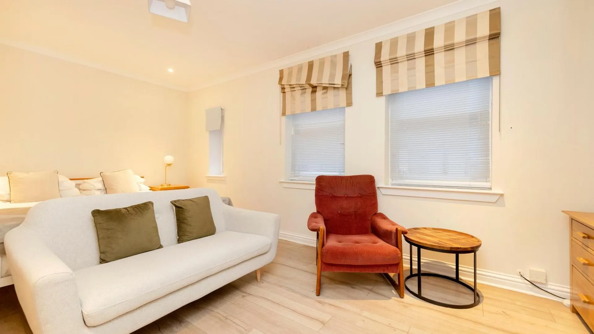 Joivy Lovely Flats Near The City Centre Edinburgh